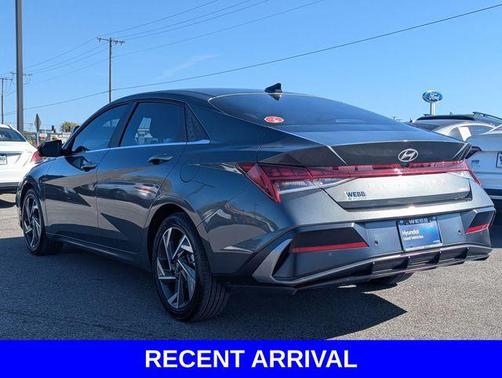 2024 Hyundai ELANTRA Limited