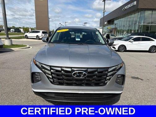 Shimmering Silver 2022 Hyundai TUCSON SE
