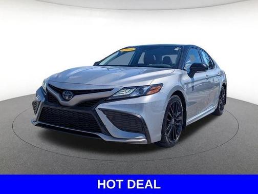 Celestial Silver Metallic 2022 Toyota Camry Hybrid XSE