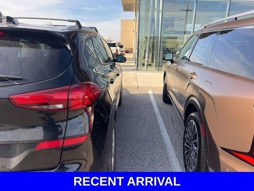 Black Noir Pearl 2021 Hyundai TUCSON Value