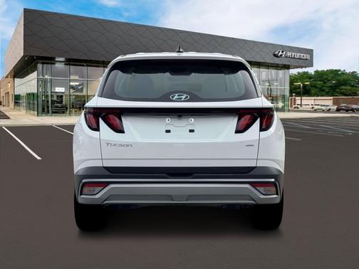 White Pearl 2026 Hyundai TUCSON SE