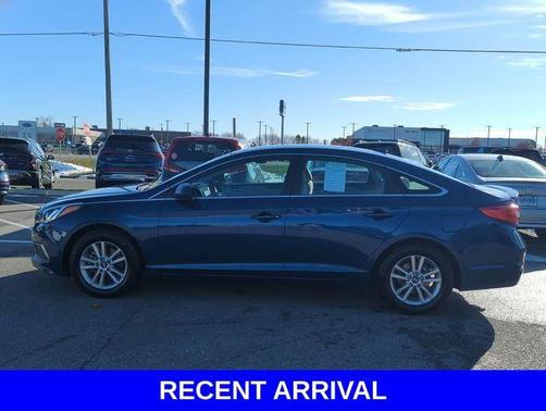 2017 Hyundai SONATA SE