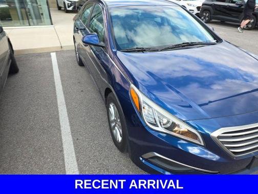 2017 Hyundai SONATA SE