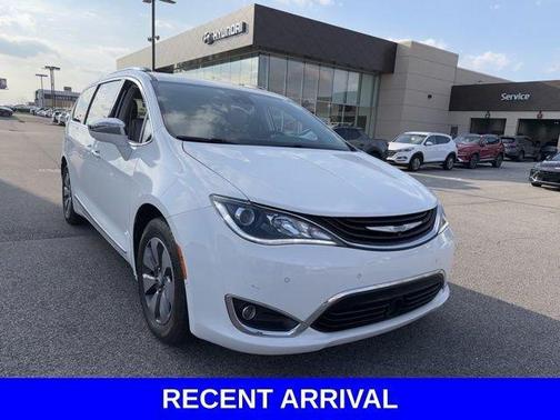 Bright White Clearcoat 2018 Chrysler Pacifica Hybrid Limited
