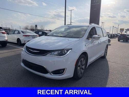 Bright White Clearcoat 2018 Chrysler Pacifica Hybrid Limited