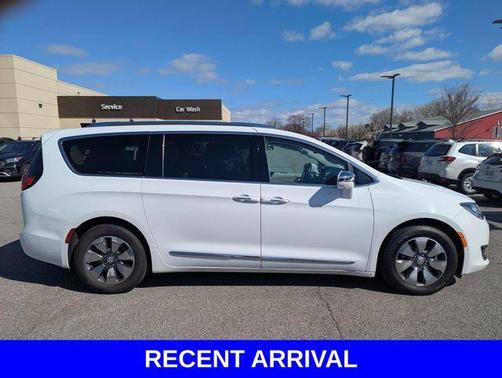 Bright White Clearcoat 2018 Chrysler Pacifica Hybrid Limited