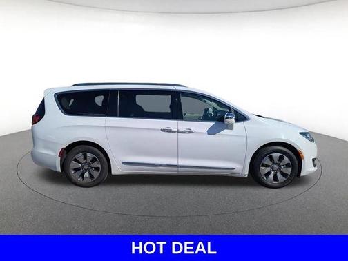 Bright White Clearcoat 2018 Chrysler Pacifica Hybrid Limited