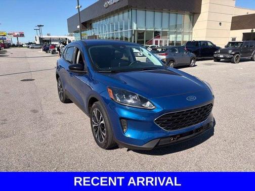 Blue Metallic 2022 Ford Escape SE