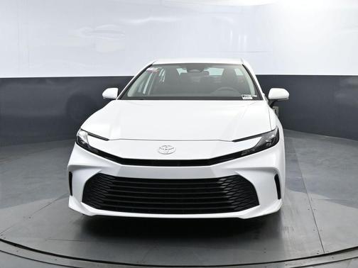 Ice 2025 Toyota Camry LE