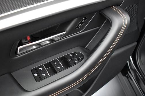Jet Black Mica 2026 Mazda CX-70 3.3 TURBO PREMIUM