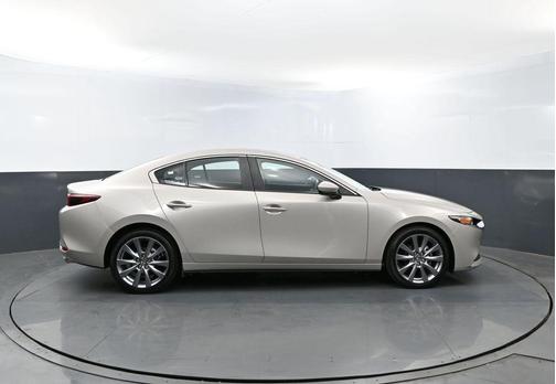 Platinum 2025 Mazda Mazda3 FWD w/Preferred Package