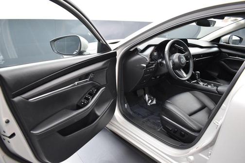 Platinum 2025 Mazda Mazda3 FWD w/Preferred Package