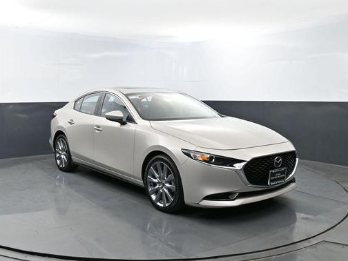 Platinum 2025 Mazda Mazda3 FWD w/Preferred Package