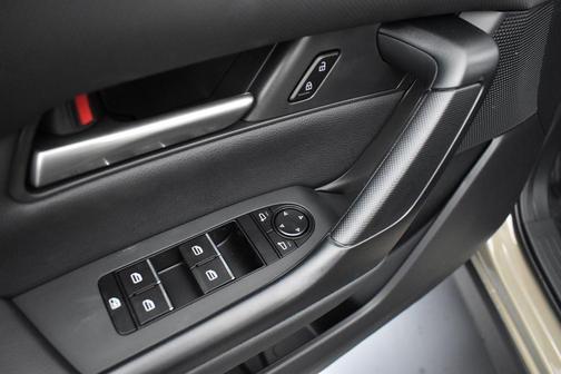 Zircon Sand Metallic 2026 Mazda CX-50 2.5 S Meridian Edition