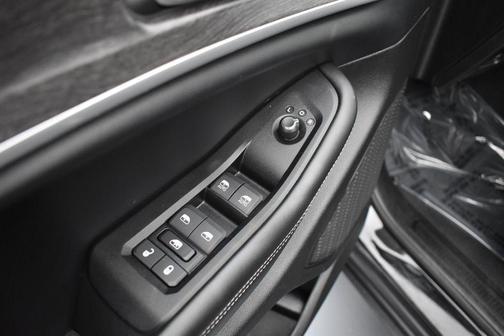 Diamond Black 2024 Jeep Grand Cherokee L Limited