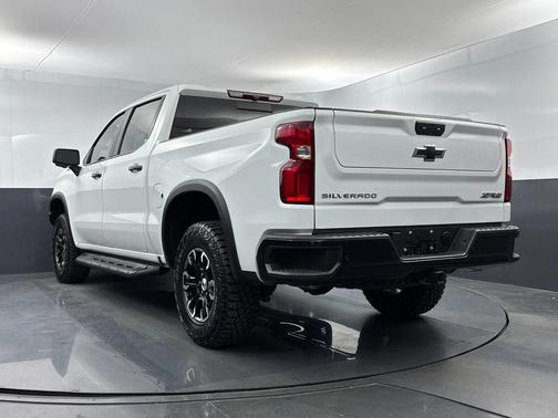 Summit White 2023 Chevrolet Silverado 1500 ZR2