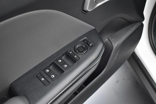 Snow White Pearl 2025 Kia K4
