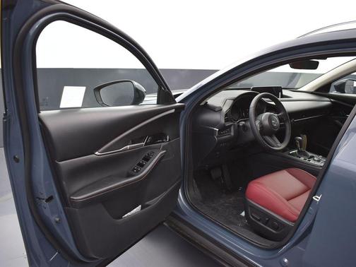 Polymetal Gray Metallic 2026 Mazda CX-30 2.5 S Carbon Edition