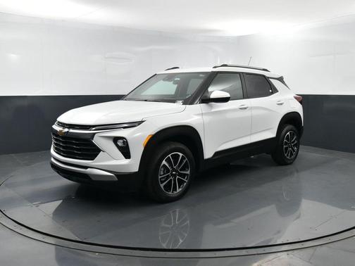 Summit White 2025 Chevrolet Trailblazer LT