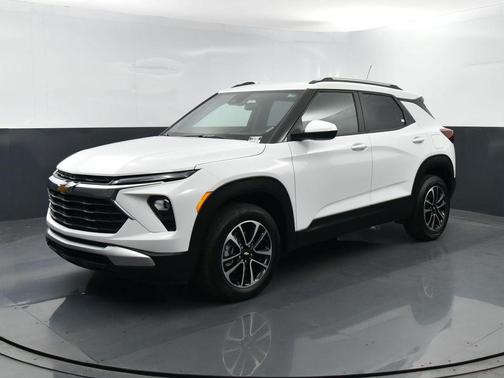 Summit White 2025 Chevrolet Trailblazer LT