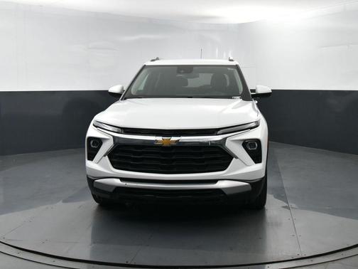 Summit White 2025 Chevrolet Trailblazer LT