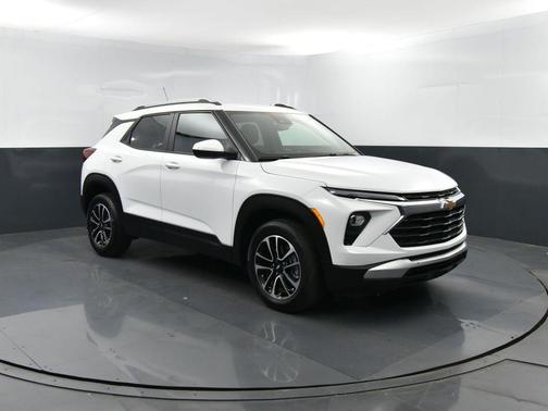 Summit White 2025 Chevrolet Trailblazer LT