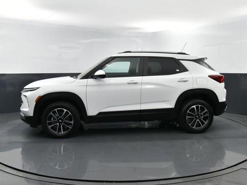 Summit White 2025 Chevrolet Trailblazer LT