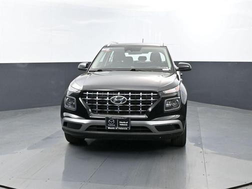 Onyx Black 2025 Hyundai VENUE SEL