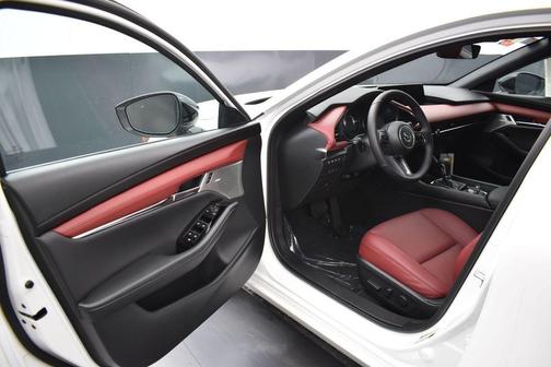 Snowflake White Pearl 2026 Mazda Mazda3 AWD w/Premium Package