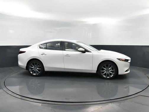 Snowflake White Pearl 2026 Mazda Mazda3 FWD w/Preferred Package