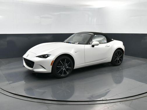 Snowflake White Pearl Mica 2026 Mazda MX-5 Miata GRAND TOURING