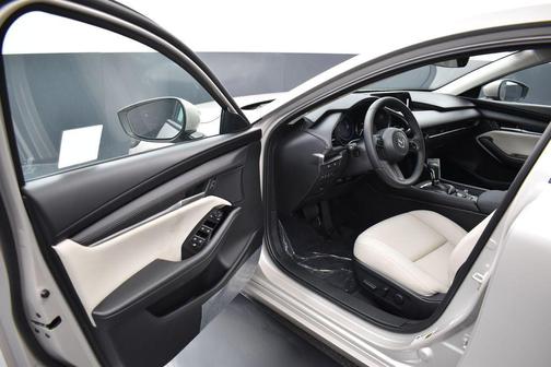Platinum Quartz Metallic 2026 Mazda Mazda3 FWD w/Preferred Package