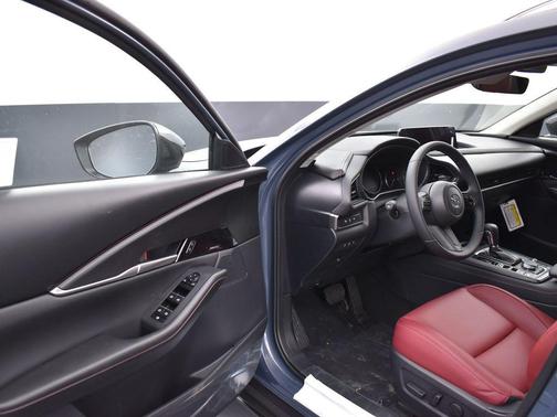 Polymetal Gray Metallic 2026 Mazda CX-30 2.5 S Carbon Edition