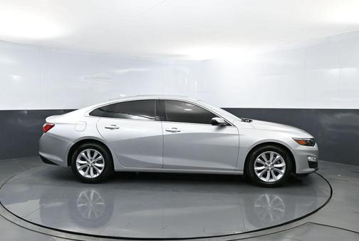 Silver Ice Metallic 2022 Chevrolet Malibu LT
