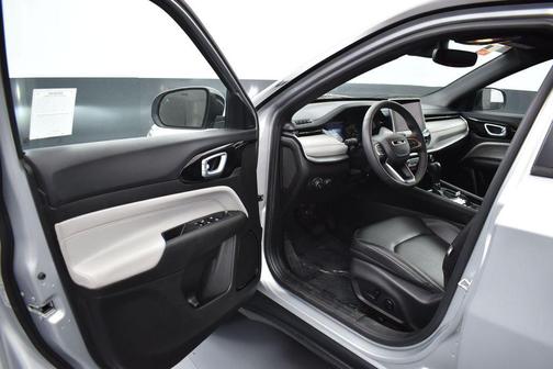 Silver Zynith 2025 Jeep Compass Limited