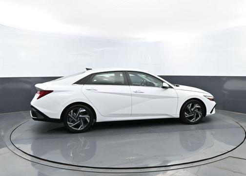 White 2025 Hyundai ELANTRA SEL Convenience