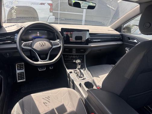 Platinum Gray Metallic 2025 Volkswagen Jetta 1.5T Sport