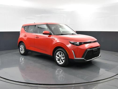 Inferno Red 2024 Kia Soul LX