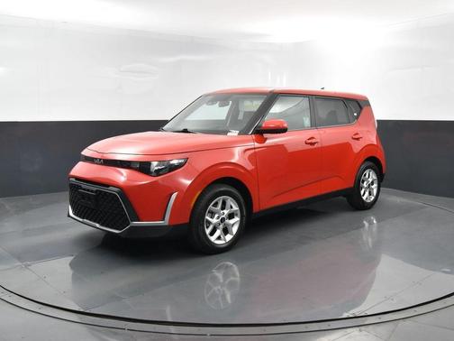 Inferno Red 2024 Kia Soul LX