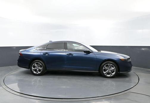Still Night Pearl 2024 Honda Accord EX