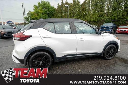 2023 Nissan Kicks SR