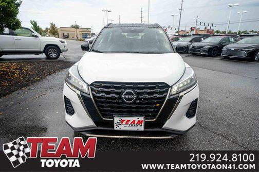 2023 Nissan Kicks SR