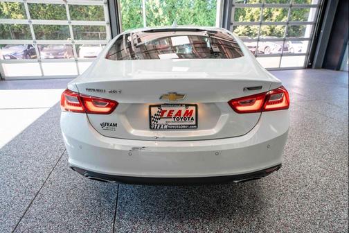 Iridescent Pearl Tricoat 2017 Chevrolet Malibu Premier