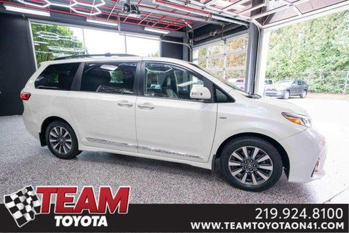 2018 Toyota Sienna Limited Premium