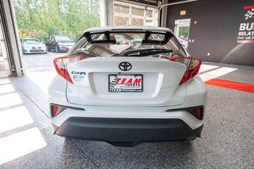 2022 Toyota C-HR XLE