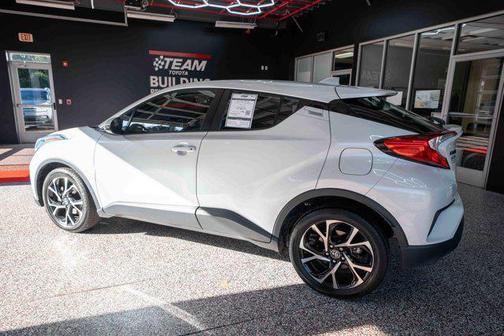 2022 Toyota C-HR XLE