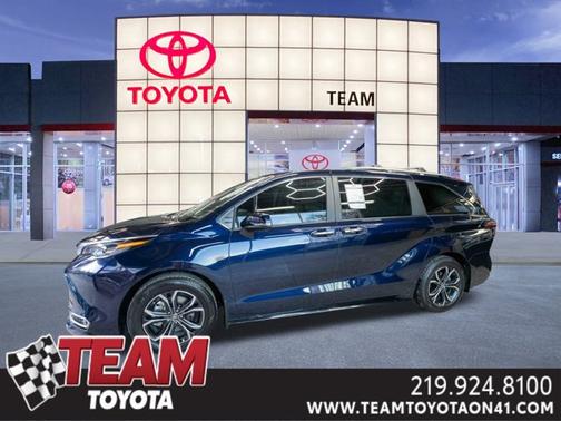 2025 Toyota Sienna Platinum