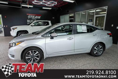 Brilliant Silver Metallic 2024 Nissan Versa 1.6 SV