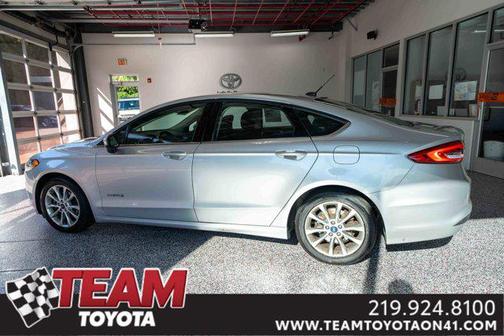 2017 Ford Fusion Hybrid SE