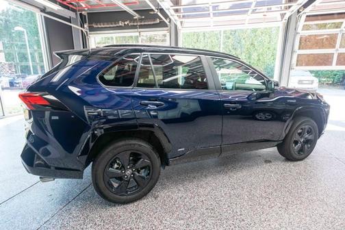 2021 Toyota RAV4 Hybrid SE